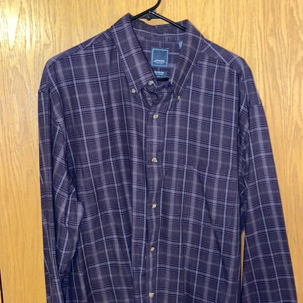 Mens button down - Picture 2 of 3